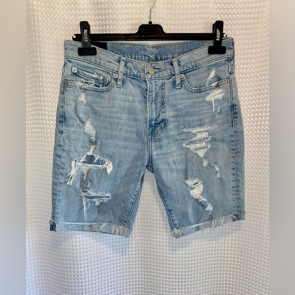2/49$ Men’s ABERCROMBIE&FITCH distressed light blue denim Bermuda shorts size 29